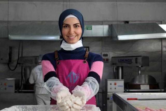 BM'den aldığı hibeyle iş kuran Suriyeli kadın, ürettiği lokumları 4 ülkeye ihraç ediyor