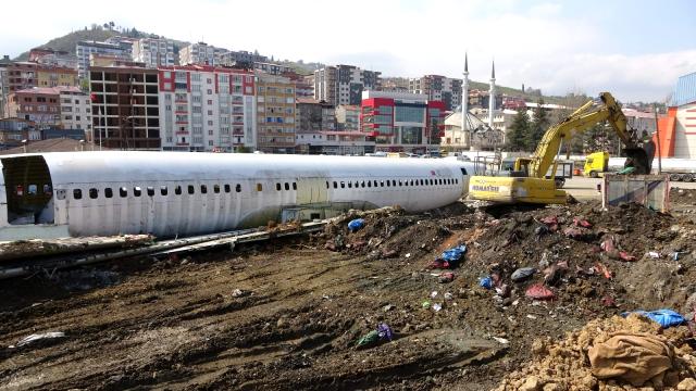 Trabzon Havalimanı'nda pistten çıkan uçak, 4 milyon TL'lik yatırımla pide salonu olacak