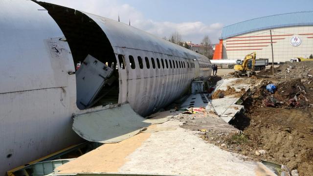 Trabzon Havalimanı'nda pistten çıkan uçak, 4 milyon TL'lik yatırımla pide salonu olacak