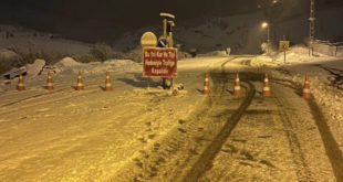 Kar, Siirt-Şırnak karayolunu araç geçişine kapattı