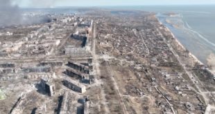 Rus bombardımanının ardından Mariupol'un havadan görünümü