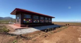 KAHRAMANMARAŞ - Lavanta tarlasına kurulan "Arı evi" açıldı