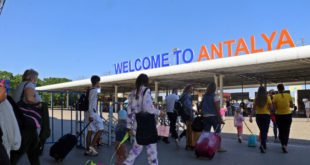 Antalya ’ya havayoluyla gelen turist sayısı 3 milyonu geçti